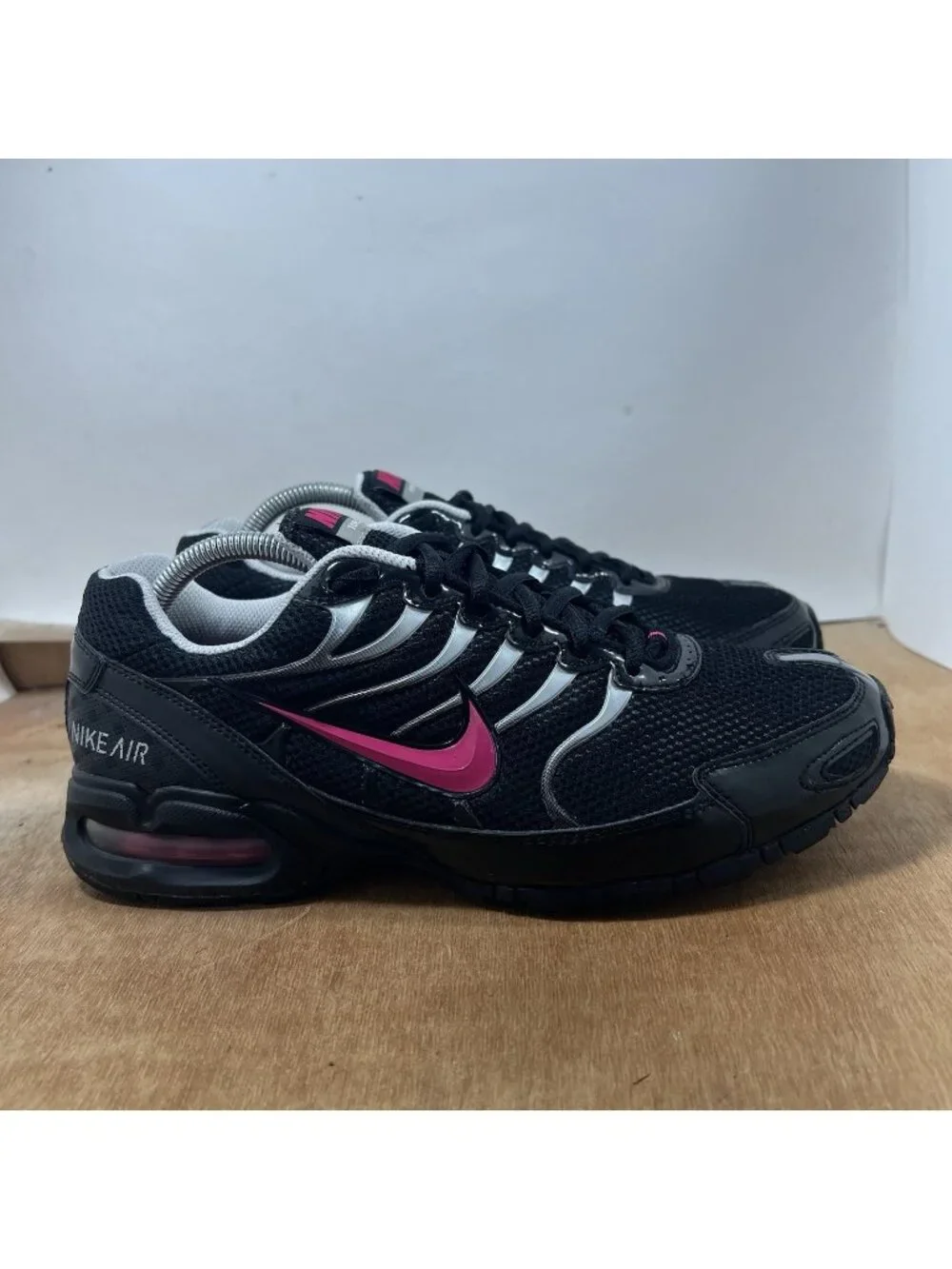 Nike Air Max Torch 4 Women Size 11  343851-062 Sneakers Shoes Black Pink